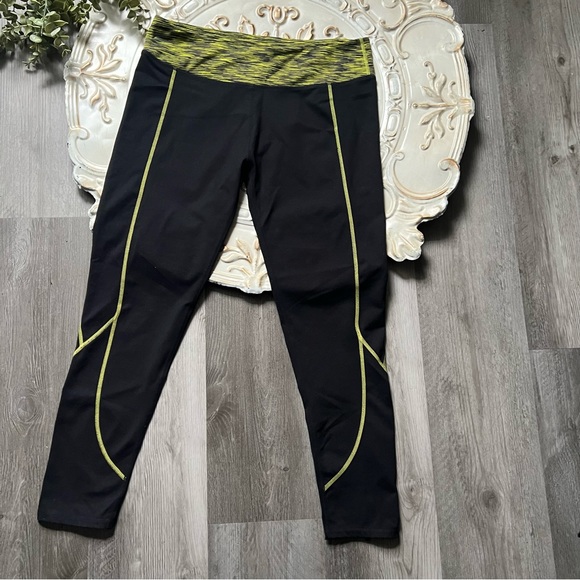 Fabletics Black Leggings Neon Stripes Yoga Gym Size Large - Picture 6 of 8